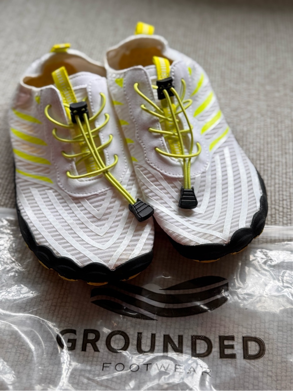 Men’s 9.5/ Women’s 11 White & Yellow Swim Sneakers